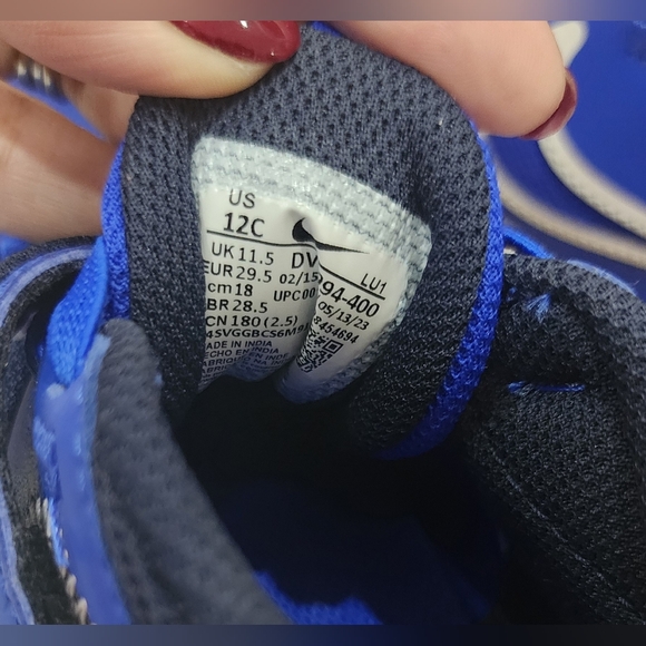 Nike sneakers in royal blue - Picture 9 of 11